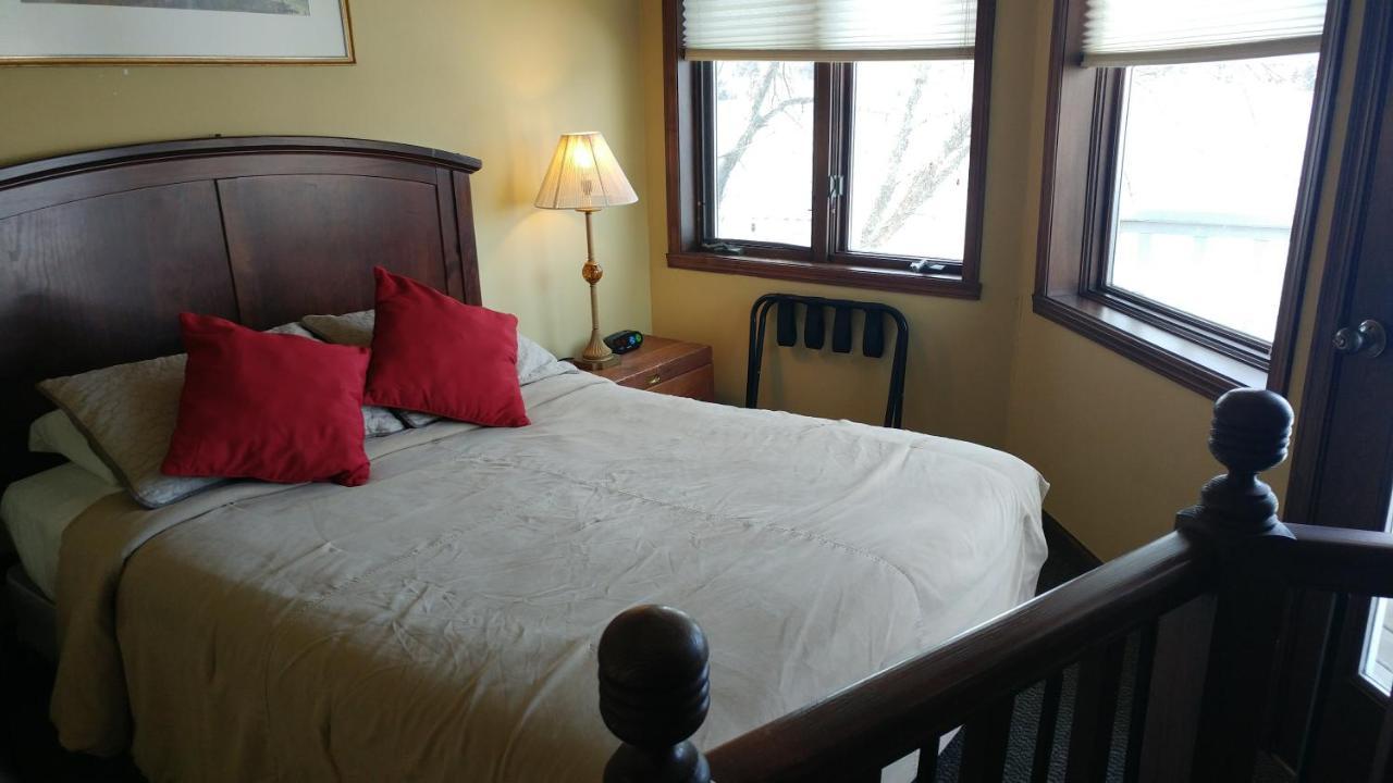 סטורג'און ביי Snug Harbor Inn מראה חיצוני תמונה